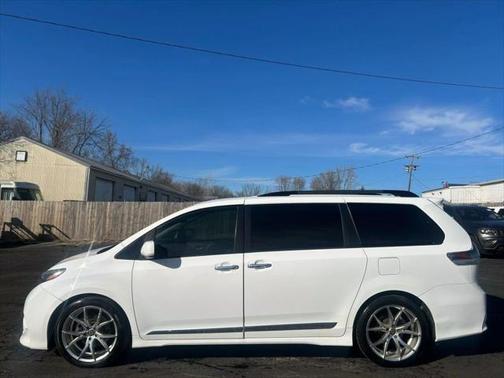 2017 Toyota Sienna SE Premium