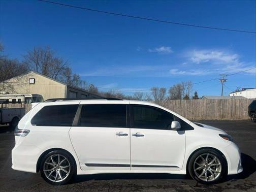 2017 Toyota Sienna SE Premium