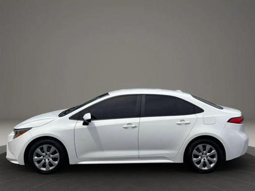 Super White 2021 Toyota Corolla LE