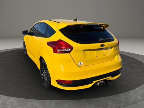 2017 Ford Focus ST 