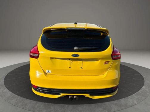 2017 Ford Focus ST 