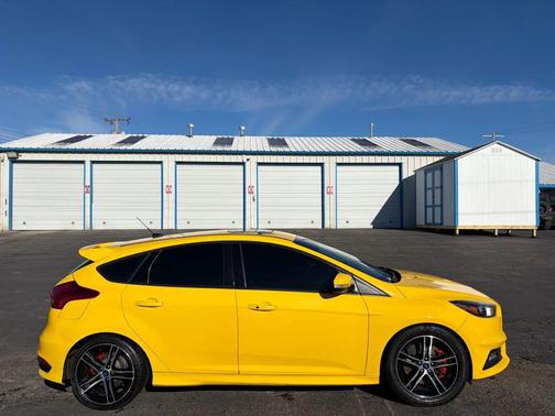 2017 Ford Focus ST 