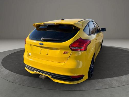2017 Ford Focus ST 