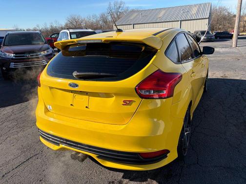 2017 Ford Focus ST 