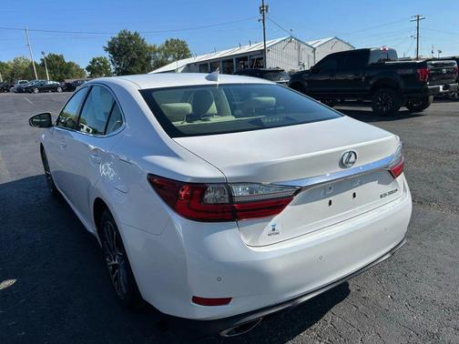 2016 Lexus ES 350 Base