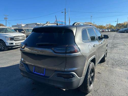 2017 Jeep Cherokee Sport