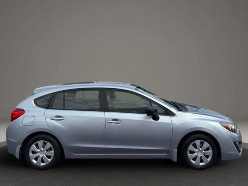 Ice Silver Metallic 2016 Subaru Impreza 2.0i