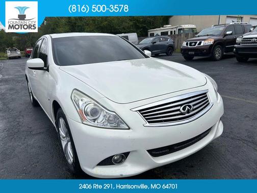 2015 INFINITI Q40 Base