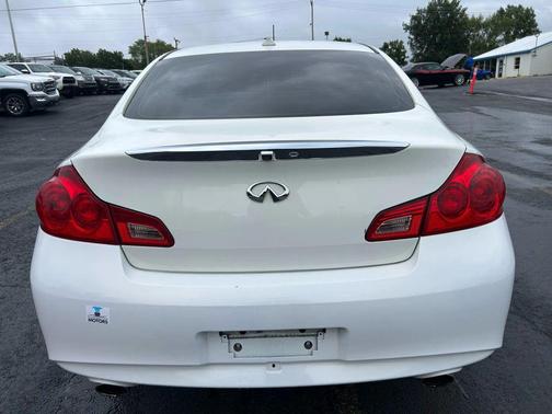 2015 INFINITI Q40 Base