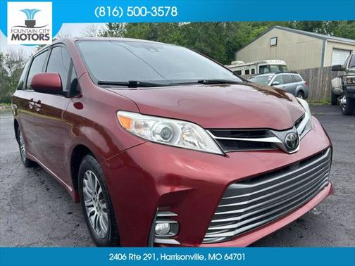 2020 Toyota Sienna XLE