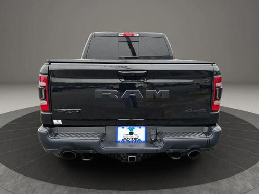Diamond Black Crystal Pearlcoat 2022 RAM 1500 TRX