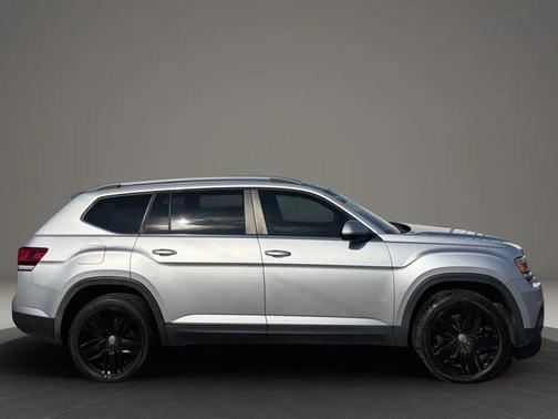 2018 Volkswagen Atlas SE 4Motion w/Tech Pkg Sport Utility 4D