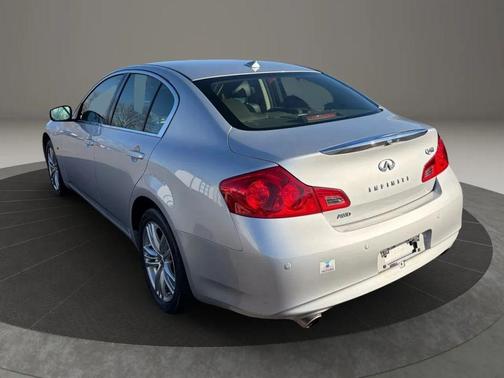 2015 INFINITI Q40 Base