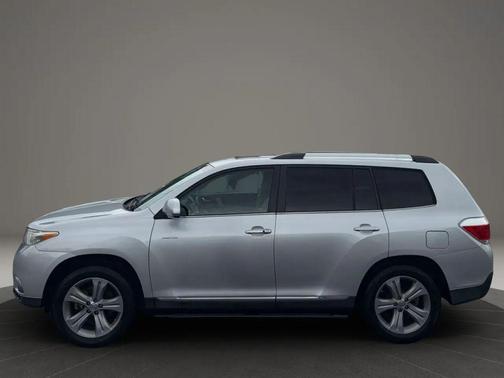 Classic Silver Metallic 2013 Toyota Highlander Limited