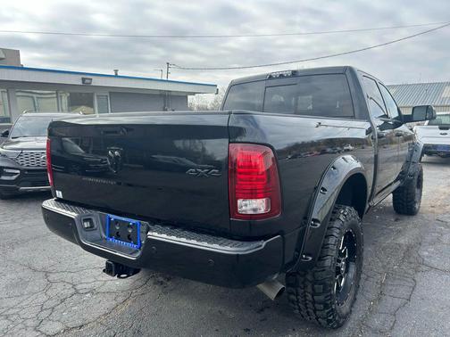 2018 RAM 2500 Laramie Crew Cab 4x4 6'4' Box