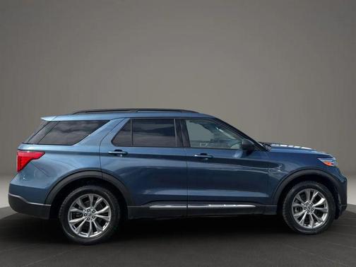 Blue Metallic 2020 Ford Explorer XLT