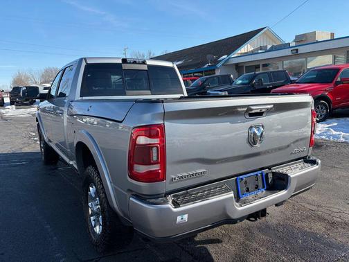 2020 RAM 2500 Laramie Crew Cab 4X4 6'4' Box