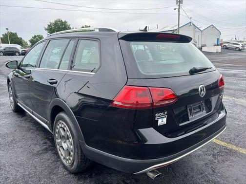 2017 Volkswagen Golf Alltrack TSI S