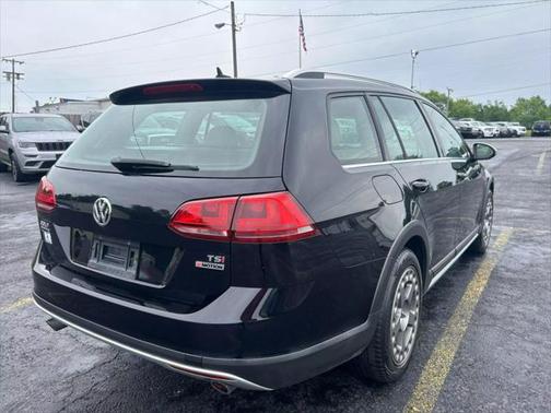 2017 Volkswagen Golf Alltrack TSI S