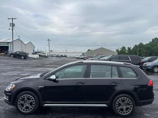 2017 Volkswagen Golf Alltrack TSI S