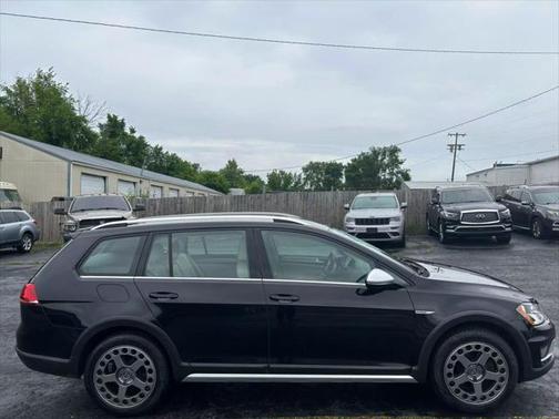 2017 Volkswagen Golf Alltrack TSI S