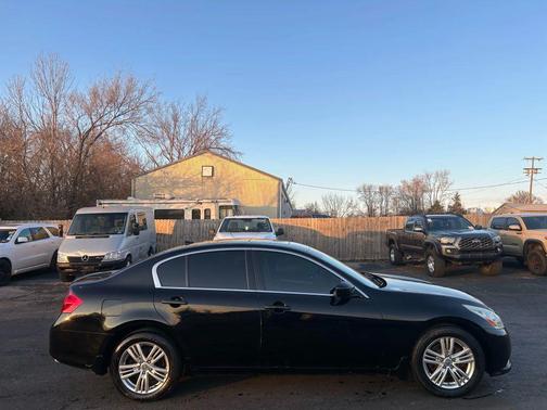 2013 INFINITI G37x Base