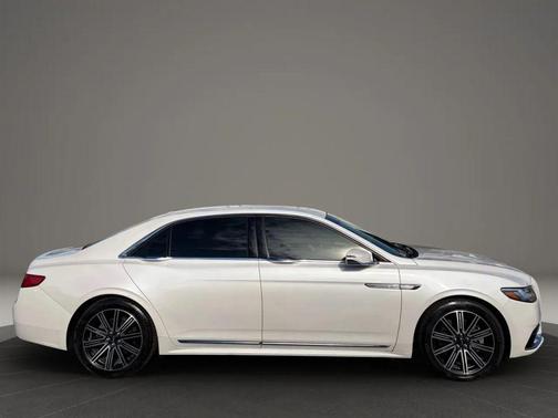 2017 Lincoln Continental Reserve