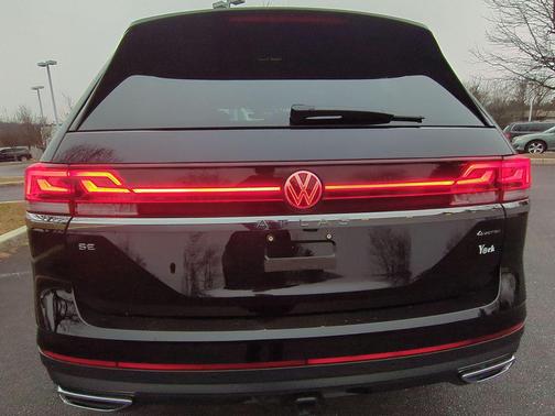 2025 Volkswagen Atlas 2.0T SE w/Technology 4MOTION