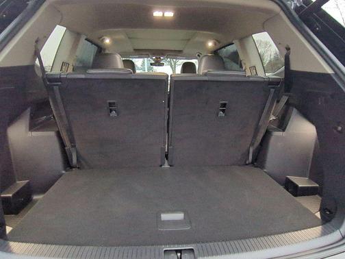 2025 Volkswagen Atlas 2.0T SE w/Technology 4MOTION