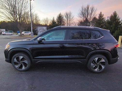 2026 Volkswagen Taos SE