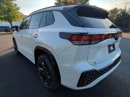 2025 Volkswagen Tiguan 2.0T SE R-Line Black 4MOTION