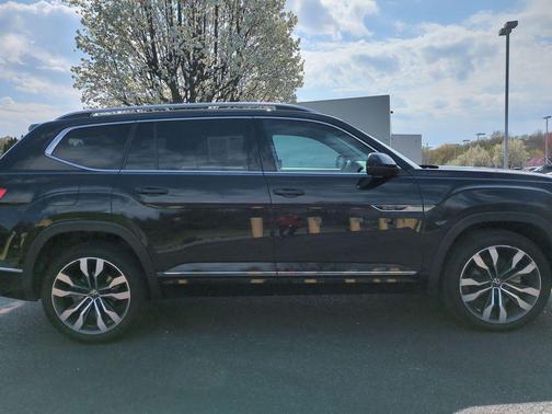 2022 Volkswagen Atlas 3.6L SEL Premium