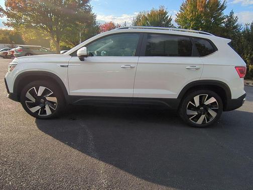 2024 Volkswagen Taos 1.5T SEL