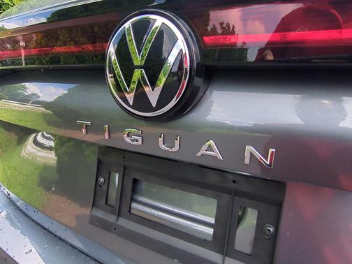 2025 Volkswagen Tiguan 2.0T SE 4MOTION