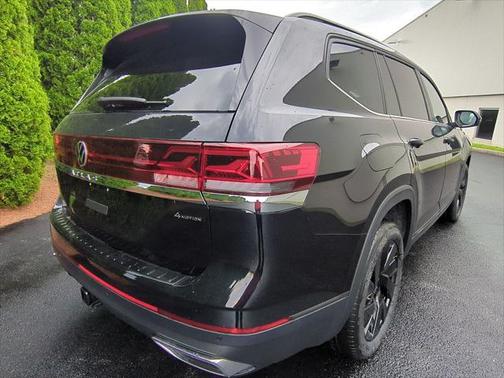 2025 Volkswagen Atlas 2.0T SE w/Technology 4MOTION