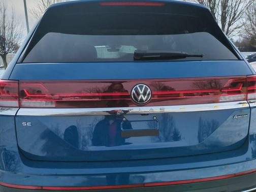 2025 Volkswagen Atlas 2.0T SE w/Technology 4MOTION