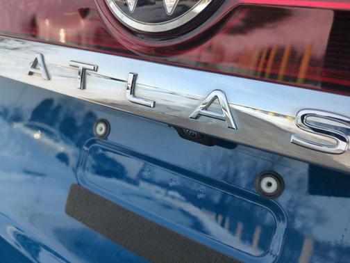 2025 Volkswagen Atlas 2.0T SE w/Technology 4MOTION