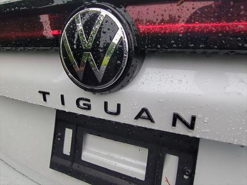 2025 Volkswagen Tiguan 2.0T SE R-Line Black 4MOTION
