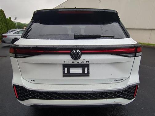 2025 Volkswagen Tiguan 2.0T SE R-Line Black 4MOTION