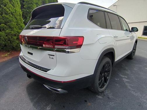 2025 Volkswagen Atlas 2.0T SE w/Technology 4MOTION