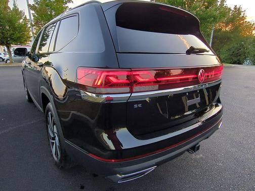 2025 Volkswagen Atlas 2.0T SE w/Technology 4MOTION