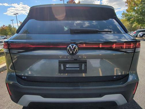 2025 Volkswagen Tiguan 2.0T SE 4MOTION