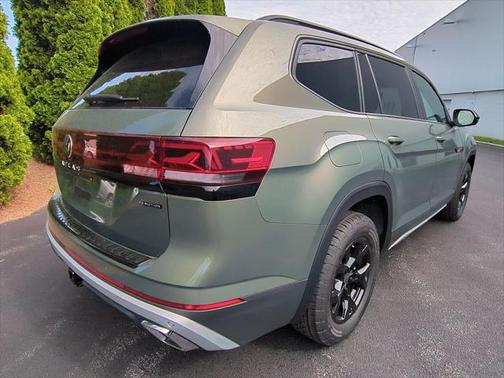 2025 Volkswagen Atlas 2.0T Peak Edition