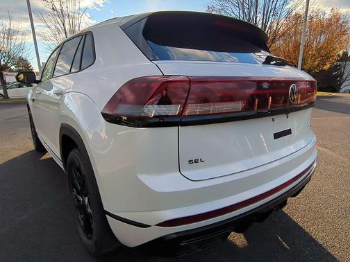 2026 Volkswagen Atlas Cross Sport 2.0T SEL