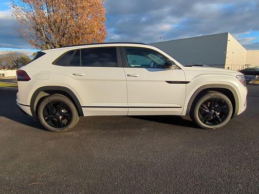 2026 Volkswagen Atlas Cross Sport 2.0T SEL