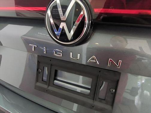 2025 Volkswagen Tiguan 2.0T SE 4MOTION