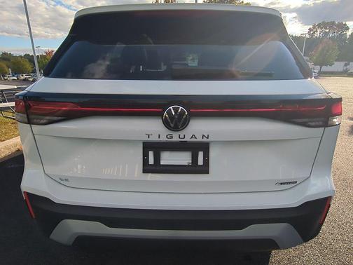 2025 Volkswagen Tiguan 2.0T SE 4MOTION