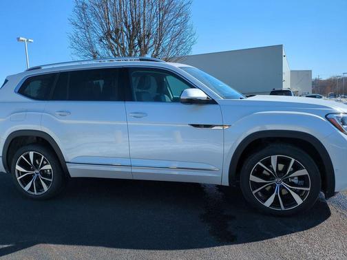 Opal White Pearl 2026 Volkswagen Atlas 2.0T SEL Premium R-Line 4MOTION
