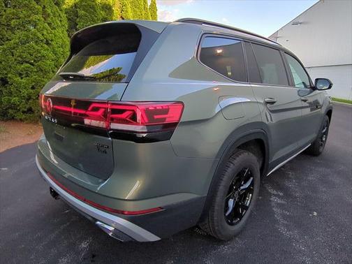 2025 Volkswagen Atlas 2.0T Peak Edition