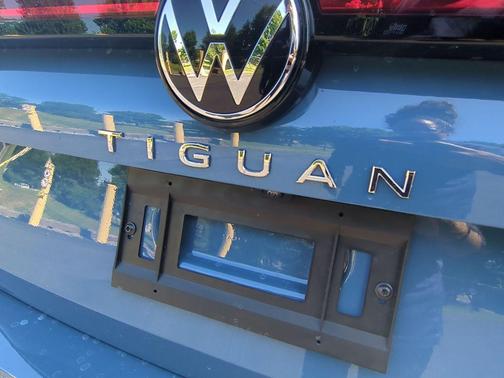 2025 Volkswagen Tiguan 2.0T SE 4MOTION